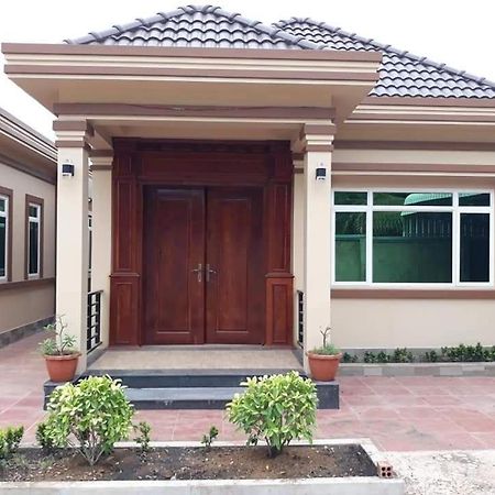Serei Saophoan Villa Homestay Sisophon المظهر الخارجي الصورة